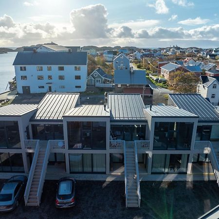 New And Modern Apartment In Henningsvaer Bagian luar foto