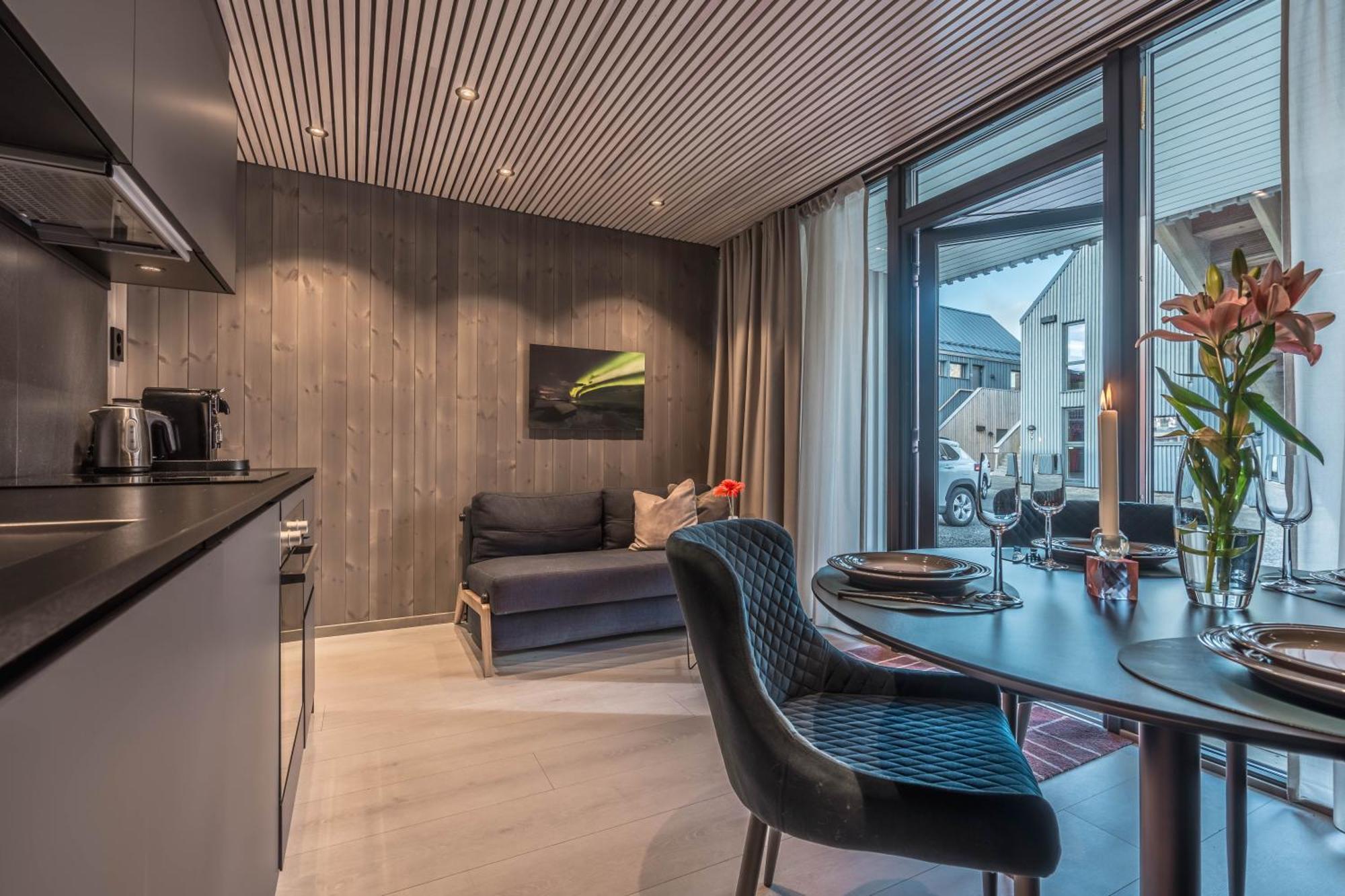 New And Modern Apartment In Henningsvaer Bagian luar foto